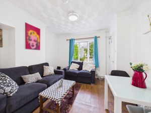 Living Room- click for photo gallery